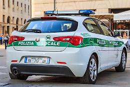 Sesso in pieno giorno vicino alla stazione: coppia multata per 10mila euro