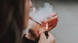 Sigarette, nuovo rincaro da domani: &egrave; il quarto aumento del 2026