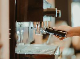&laquo;Molestie quotidiane dietro al bancone&raquo;: a processo barista torinese