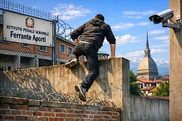 Evade due volte in due giorni in Piemonte, arrestato in Olanda