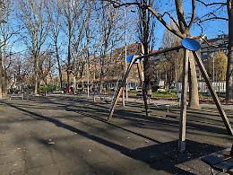 Torino, giochi spariti e degrado: cosa sta succedendo ai giardini Jaquerio