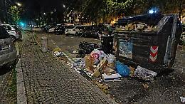 Lucento sommersa dai rifiuti: cresce la rabbia nel quartiere