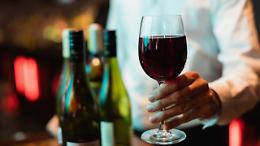 Vinum Alba 2026: il Piemonte del vino trasforma il centro storico in una grande esperienza diffusa tra degustazioni, chef e cultura