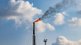 Legambiente: Italia in difficolt&agrave; energetica tra dipendenza dai fossili e bollette record