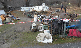 Finanza e carabinieri sequestrano maxi-discarica abusiva, proprietario denunciato