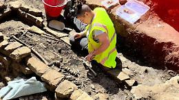 Mistero in cantiere: trovati resti umani in Emilia-Romagna, stop ai lavori