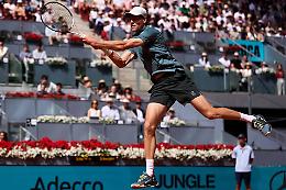 Jannik Sinner batte in due set Rafael Jodar ed &egrave; in semifinale al Masters 1000 di Madrid