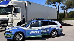 Si getta dal camion in corsa che aveva appena rubato: ladro muore sul colpo