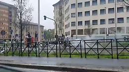 Fiat Punto in fiamme in corso Principe Oddone: arrivano i pompieri