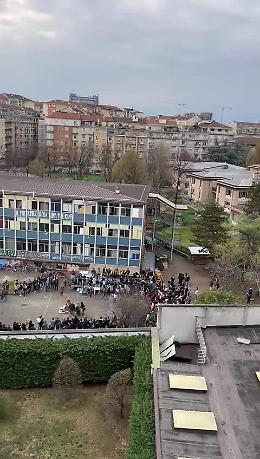 Borgo San Paolo, scoppia la polemica sul falò al centro sociale Gabrio (Video)