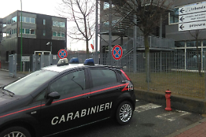 Paura a Ivrea, esplode una bomba-carta nel parcheggio del tribunale