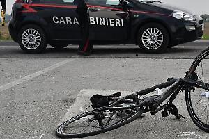 Montalenghe, investe un ciclista e lo lascia a terra: denunciato un 66enne