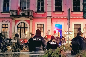 Corteo per Askatasuna, perquisizioni della polizia nelle case degli antagonisti