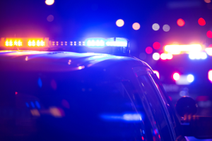 Studente pestato a sangue dal branco con calci, pugni e persino una bottigliata in testa