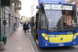 Torino, bus deviati in via Nizza per una manifestazione: modifiche per linee 18, M1S e 2014