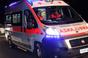 Asti, auto si schianta contro un albero nella notte: muore un uomo di 33 anni