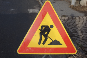 Rivoli, occhio ai lavori: senso unico alternato e divieti in tre zone
