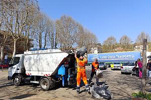 La comunità di Canelli raccoglie 500 kg di rifiuti in due ore