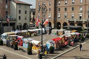 Asti: protesta degli ambulanti contro il Comune