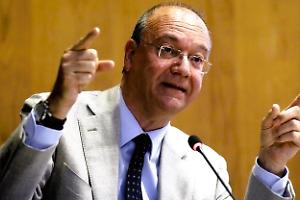 "Abbiamo una vita anche noi!": docenti e genitori si scontrano sul registro elettronico