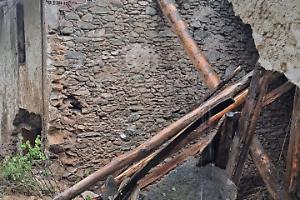 «La frana ha distrutto la casa dei miei nonni: aiutatemi a ricostruirla»