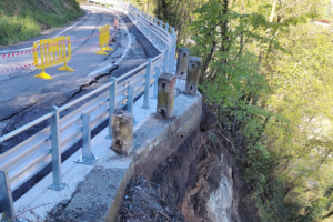 Frana a Chiomonte: chiusa la SP 233 al km 0+550