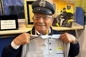 I 100 anni di Giuseppe, il postino più longevo d'Italia