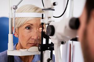 Liste d’attesa ancora in panne: 13 mesi per la visita oculistica