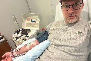 «Misurarmi con i drammi mi ha spinto a donare il plasma»: Federico, giornalista e donatore