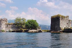 I Castelli di Cannero: un viaggio tra storia e innovazione sulle rive del Lago Maggiore