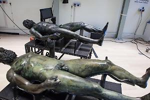 Bronzi di Riace, spunta la pista siciliana: forse scoperti a Brucoli e non in Calabria