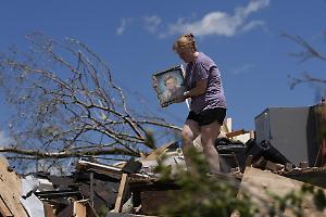 Tornado devastano il Midwest degli Stati Uniti: almeno 27 morti tra Missouri e Kentucky