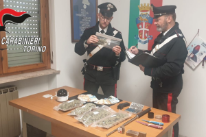 Due giovani in manette nel torinese per spaccio e possesso di stupefacenti