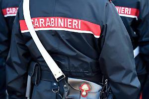 Truffano anziani con la scusa dell’incidente della figlia: arrestati due uomini dopo un inseguimento