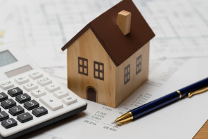 Case e lo scenario dei mutui tra rischi geopolitici, guerra in Iran e stabilità dei tassi