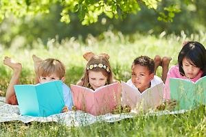 “Oltre la Biblioteca” trasforma i parchi di Bra in biblioteche a cielo aperto