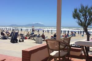 Accoltellato durante una lite in spiaggia: giovane perde la vita a Varcaturo