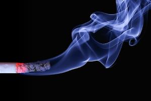 Boom del mercato nero di sigarette elettroniche in Italia: 1,2 miliardi di euro e migliaia di posti di lavoro persi