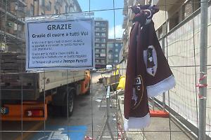 Una sciarpa granata per Jacopo: il saluto del Toro Club al 33enne morto in via Nizza