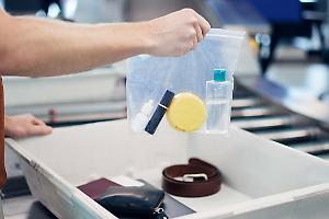 Bagaglio a mano, da domani cambia tutto: fino a 2 litri di liquidi a bordo