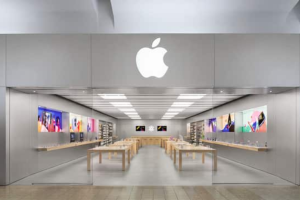 Apple stanzia 100 miliardi per la produzione negli Stati Uniti per evitare i dazi di Trump