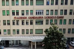 Muore dopo un giorno di ricovero il 94enne travolto da una moto mentre attraversava la strada