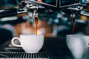 Caffè sempre più caro, ma gli italiani non rinunciano alla loro tazzina