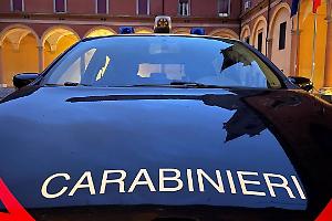 Carignano, si abbassa i pantaloni davanti a delle ragazze: è caccia all’uomo