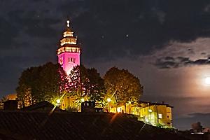 Donazione organi, weekend di sensibilizzazione tra Chieri e Moncalieri: monumenti illuminati di rosso