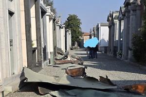 Caccia al rame nel cimitero di Cavallermaggiore: i ladri messi in fuga dai carabinieri