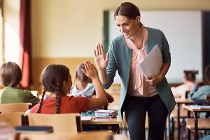 Rinnovo contratti scuola: quanto aumenteranno davvero gli stipendi dei docenti