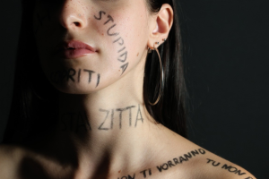 Pinerolo: mostre, spettacoli e incontri per la Giornata contro la violenza sulle donne, in collaborazione con il liceo artistico