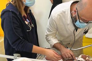 Torino, arriva un bambino di 6 mesi da Gaza: verrà curato al Regina Margherita