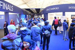 Anziano si sente male davanti al fan village delle Atp Finals: è in codice rosso